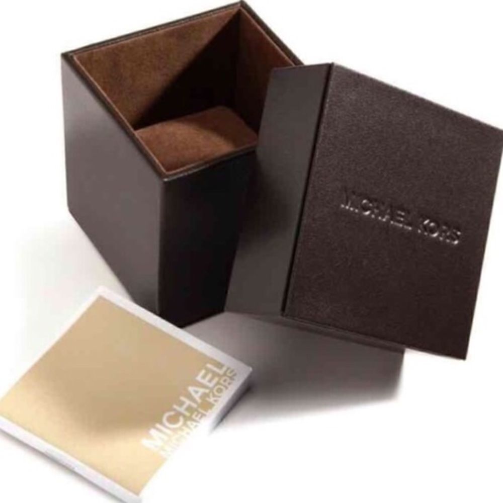 ❤️LAST ONE LEFT ❤ Michael  Kors watch box
